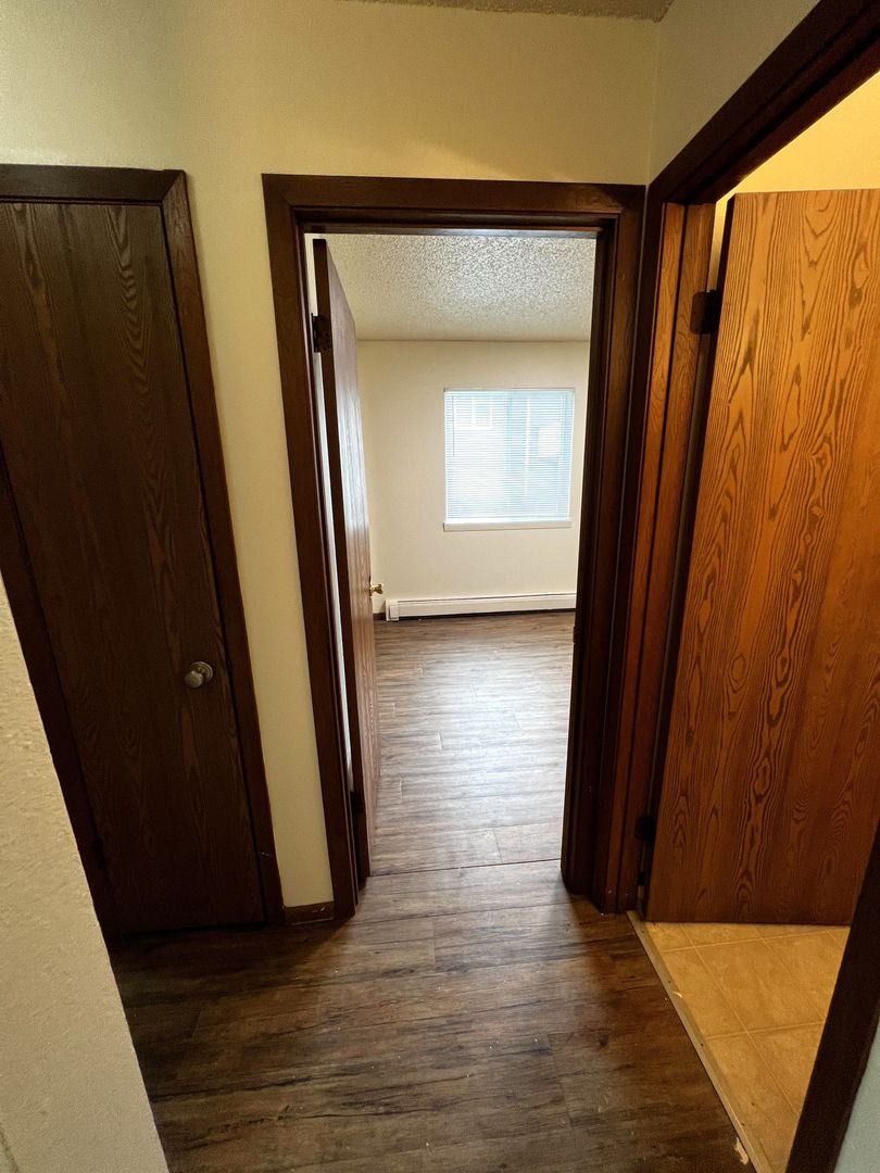 Coralville Apartment: 918 23rd Ave