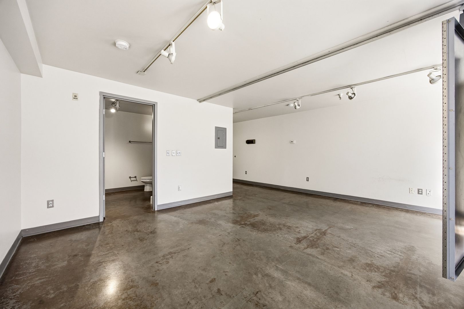 Iowa City Apartment: 210 S Clinton St