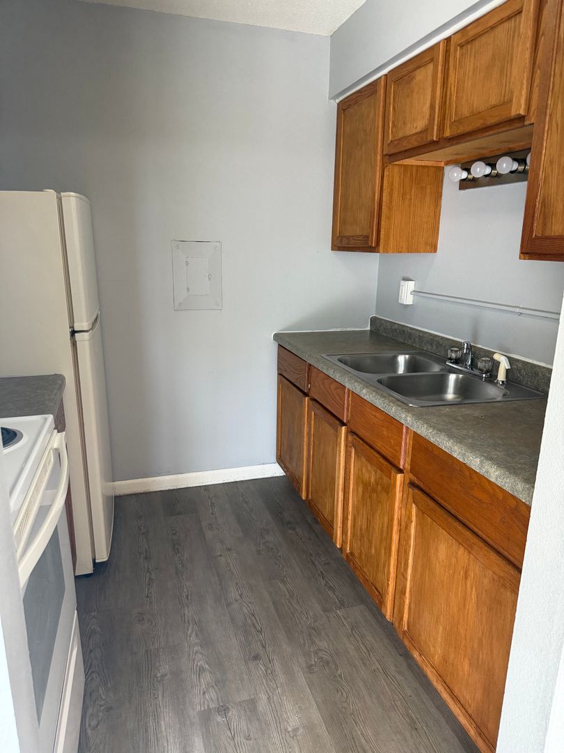 Cedar Rapids Apartment: 3635 12th Ave SW