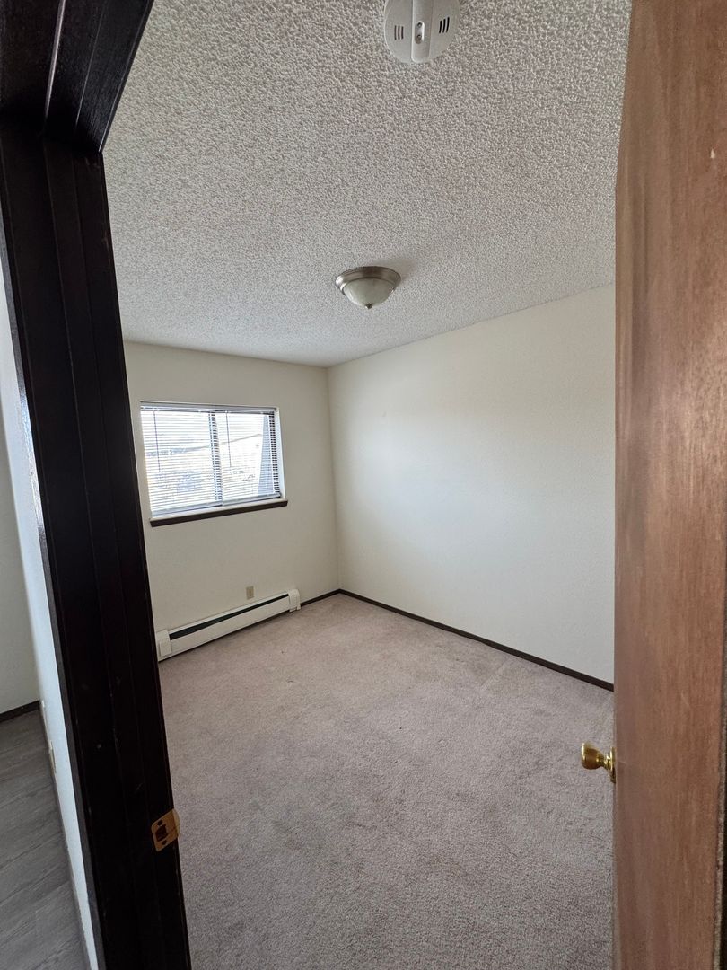 Meadowview Dr Apartments 3 of 5
