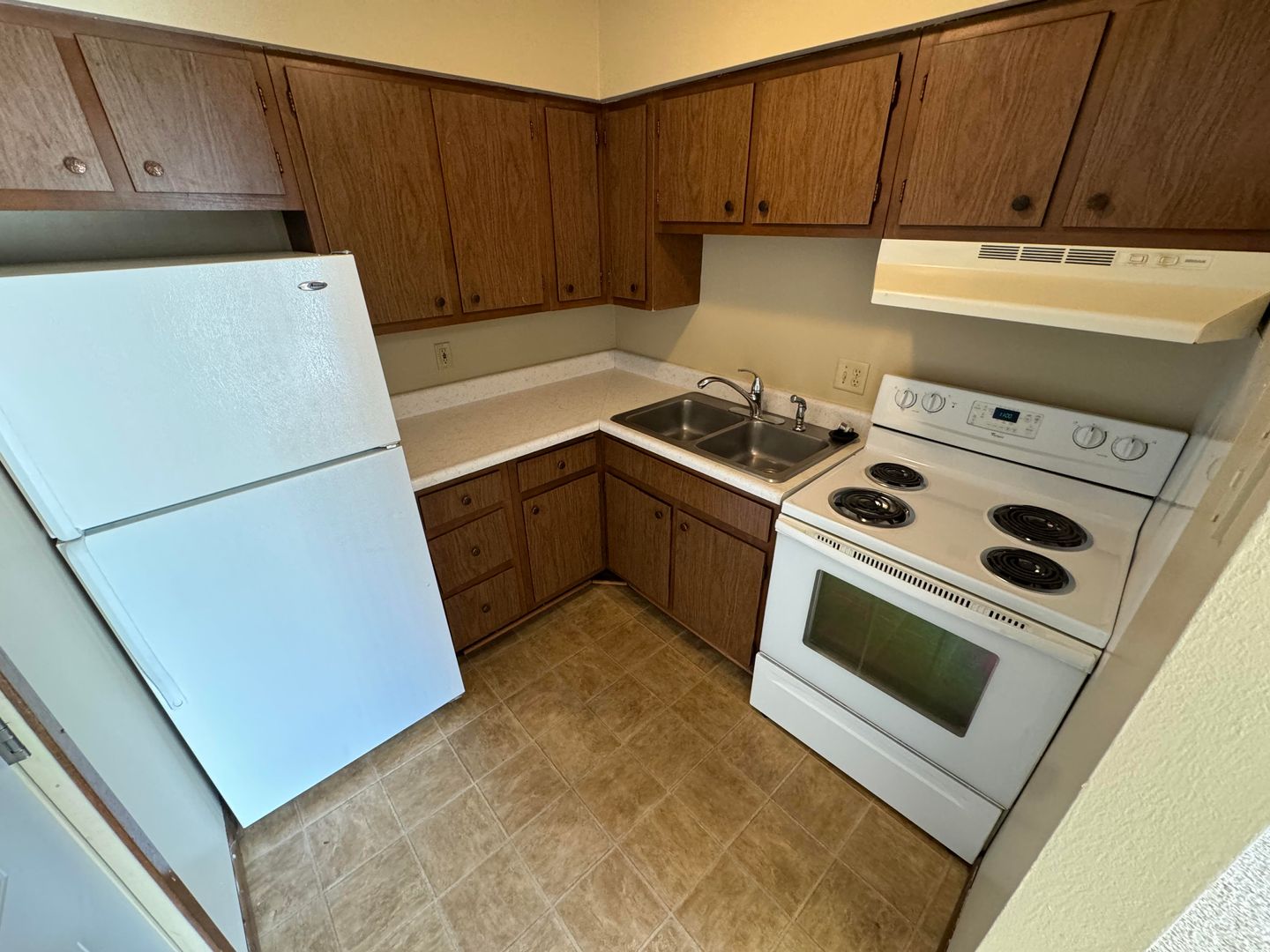 Cedar Rapids Apartment: 1601 30th St NW