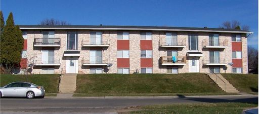 Spacious 1 Bed/1 Bath Apartment on the SW side of Cedar Rapids!
