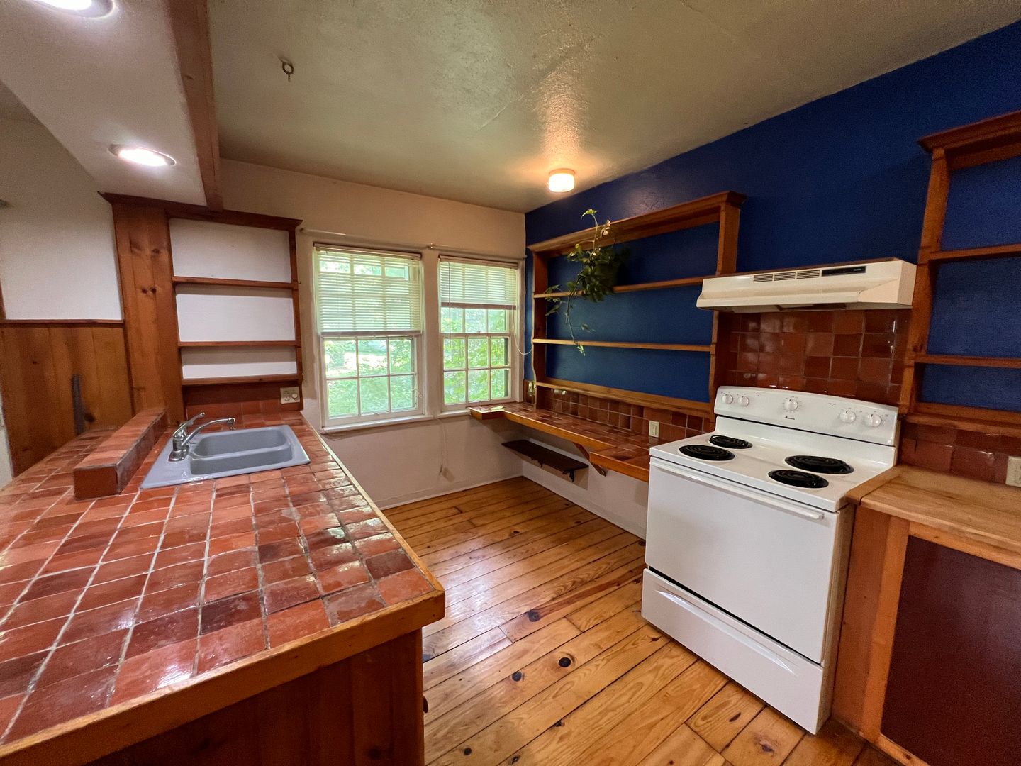 Iowa City House: 1324 Muscatine Ave