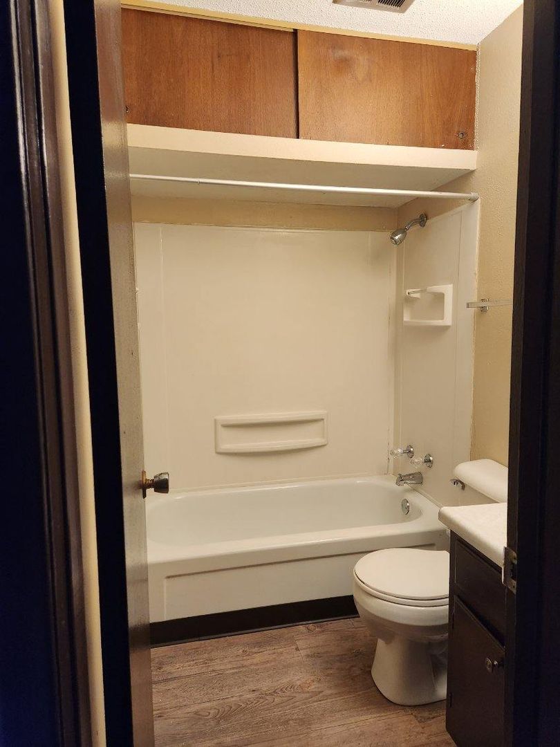 Cedar Rapids Apartment: 1601 30th St NW