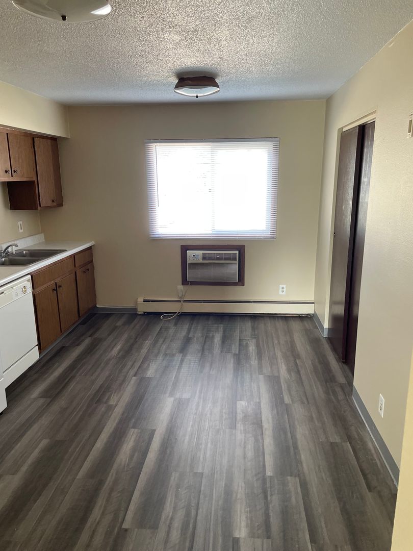 The Malory Apartments 2 of 6