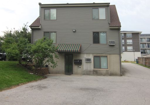**Newly Renovated** 1 Bedroom Apartment in the Heart of Coralville, IA