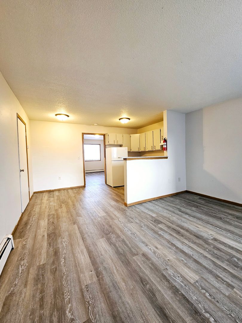 Cedar Rapids Apartment: 2155 Westdale Dr SW