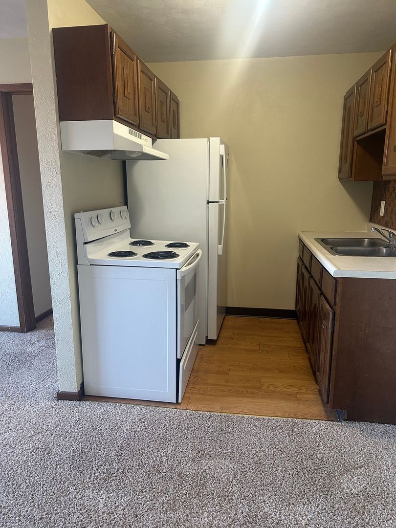 Marion Apartment: 1200 Meadowview Dr