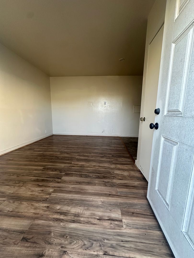Richmond Apartment: 255 15th St