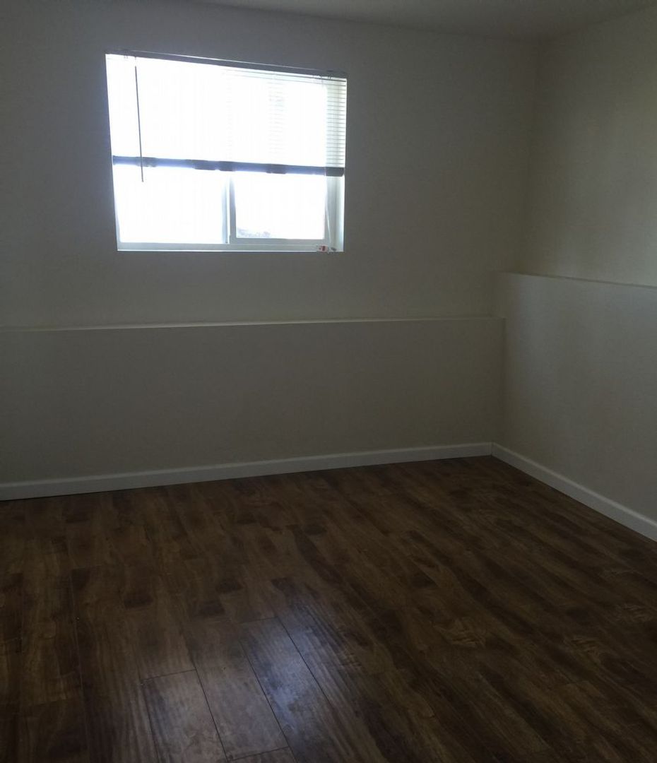 Daly City Apartment: 75 Vendome Ave.