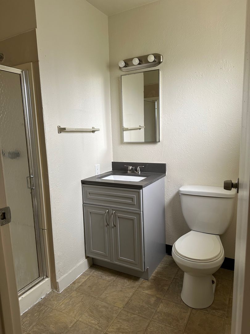 Richmond Apartment: 248 15th St