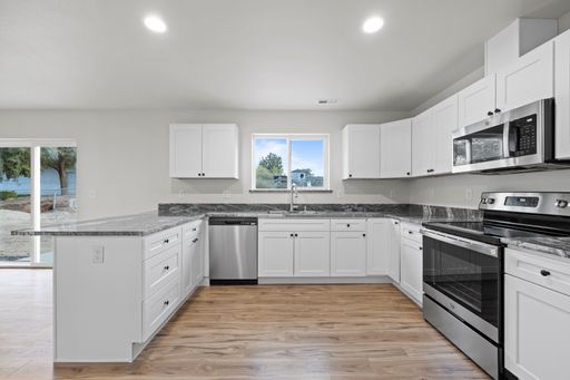 3 Bed, 2.5 Bath Townhouse in Warden, WA. WSG Included
