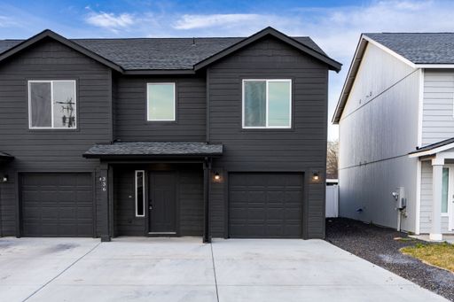 Modern Duplex with Private Fenced Yard & Washer/Dryer Included