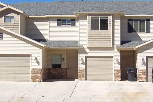 3 Bedroom Meadowcrest Townhome – photo 1