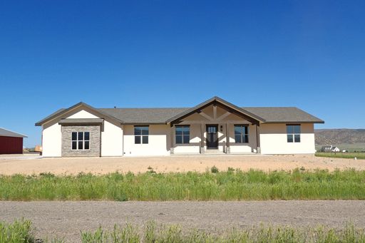 Brand New 4 Bedroom House on Acreage in Parowan