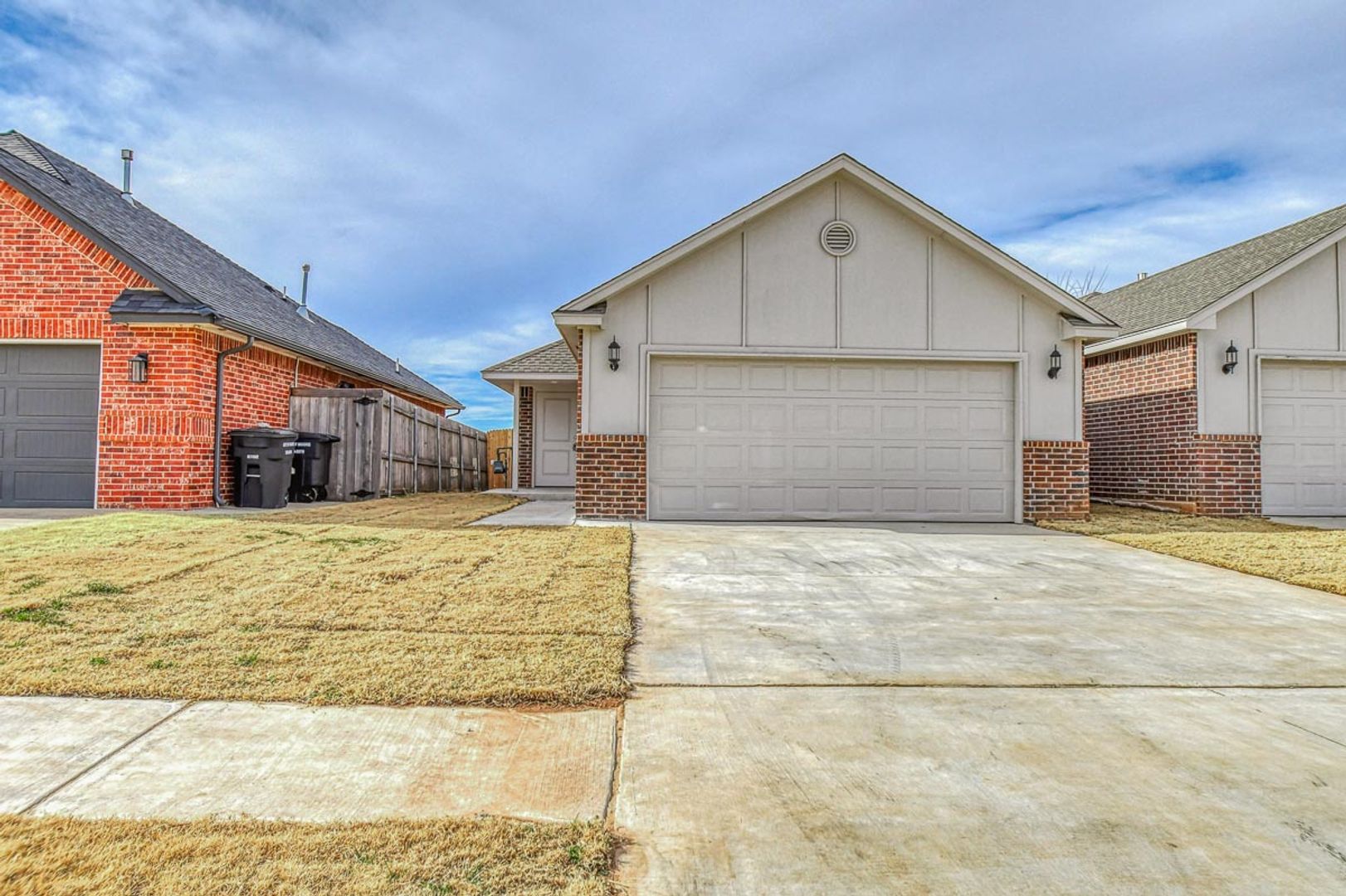 Moore House: 1005 Saint Cecil