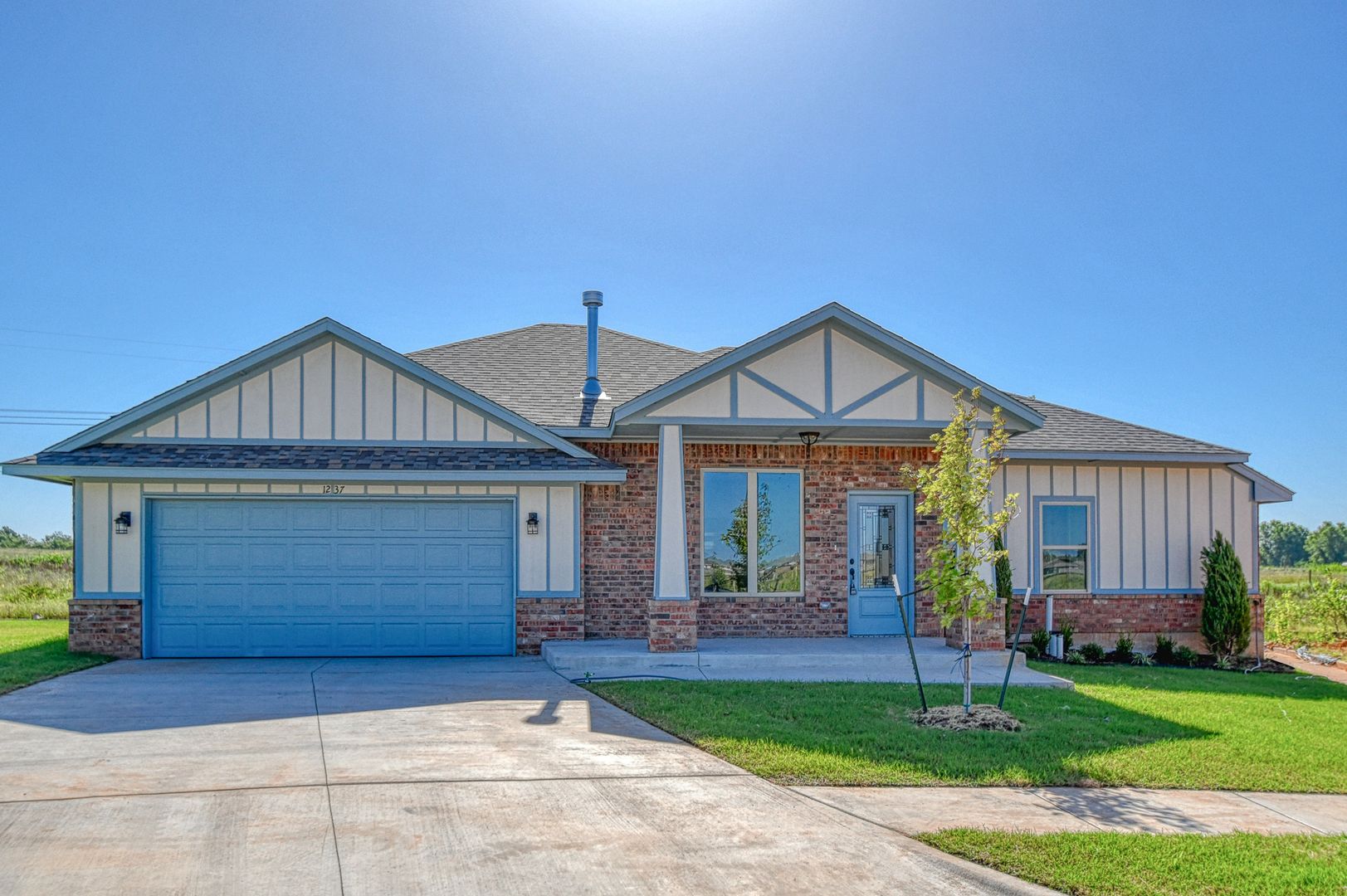 Mustang House: 1237 E Stallion Lane