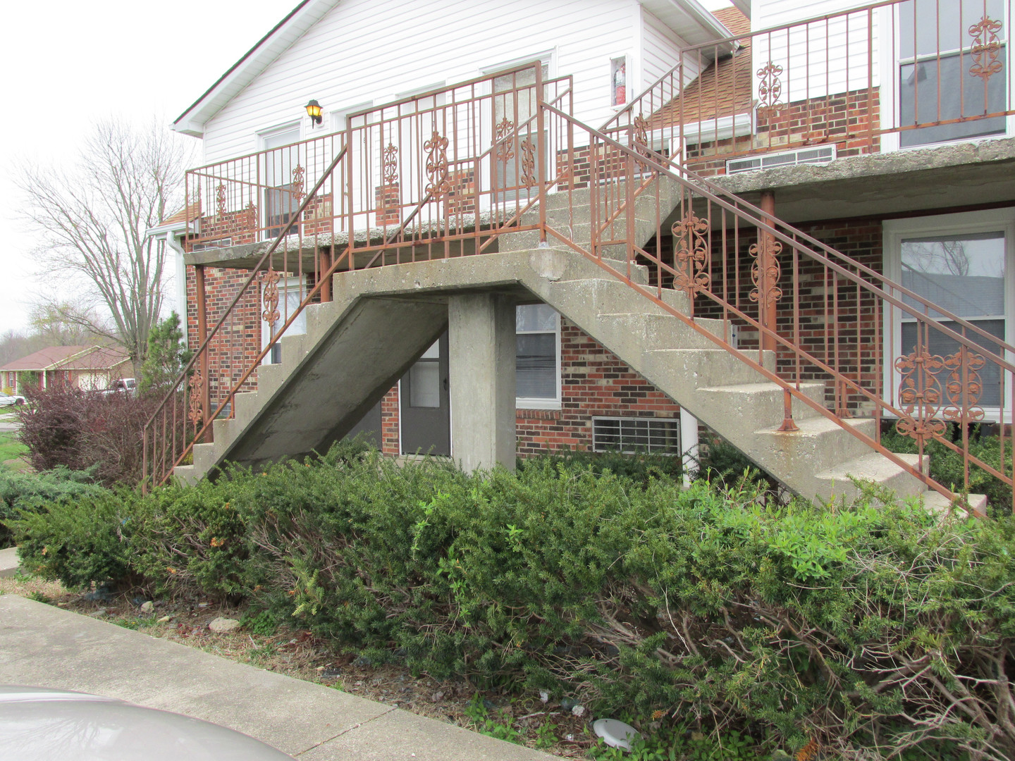 Muldraugh Apartment: 413 S Main Street