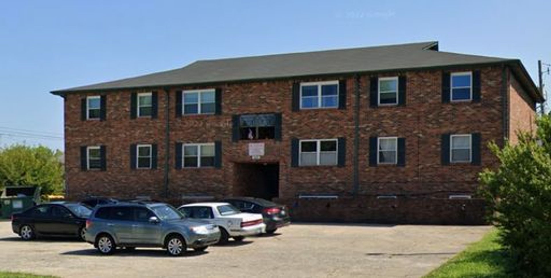 Radcliff Apartment: 608 N Woodland Drive