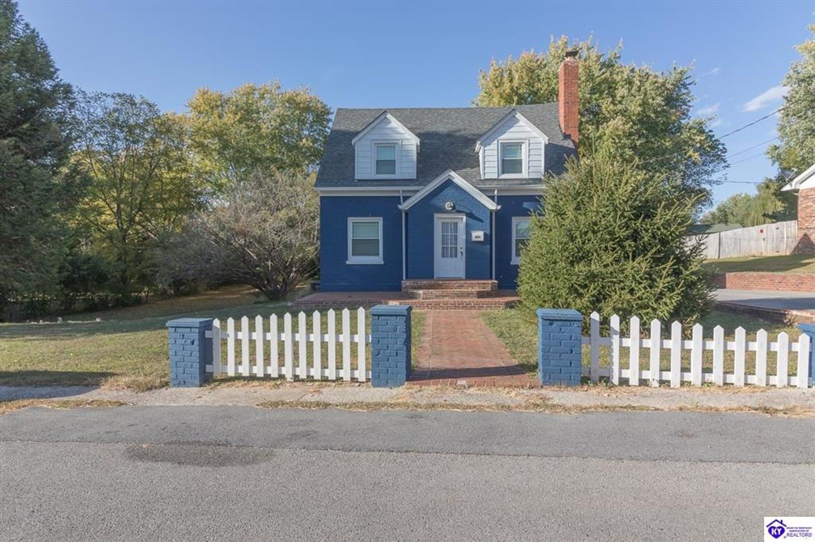 Vine Grove House: 307 Central Avenue