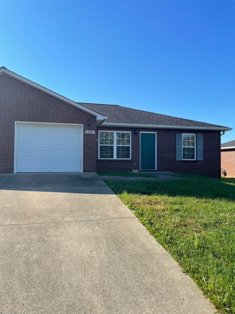 Vine Grove Apartment: 111 Croghan Way