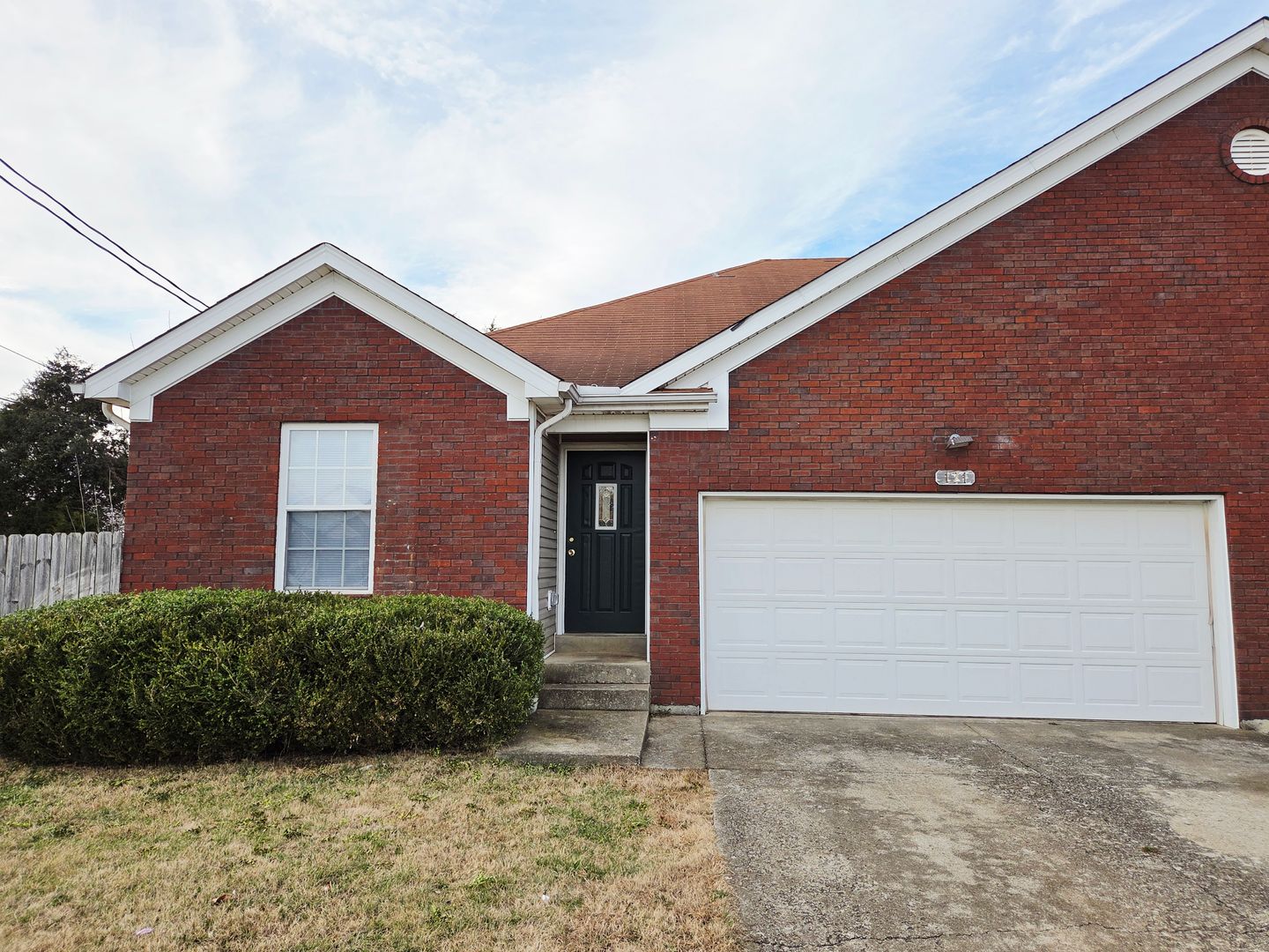 Vine Grove House: 171 Red Hawk Dr.