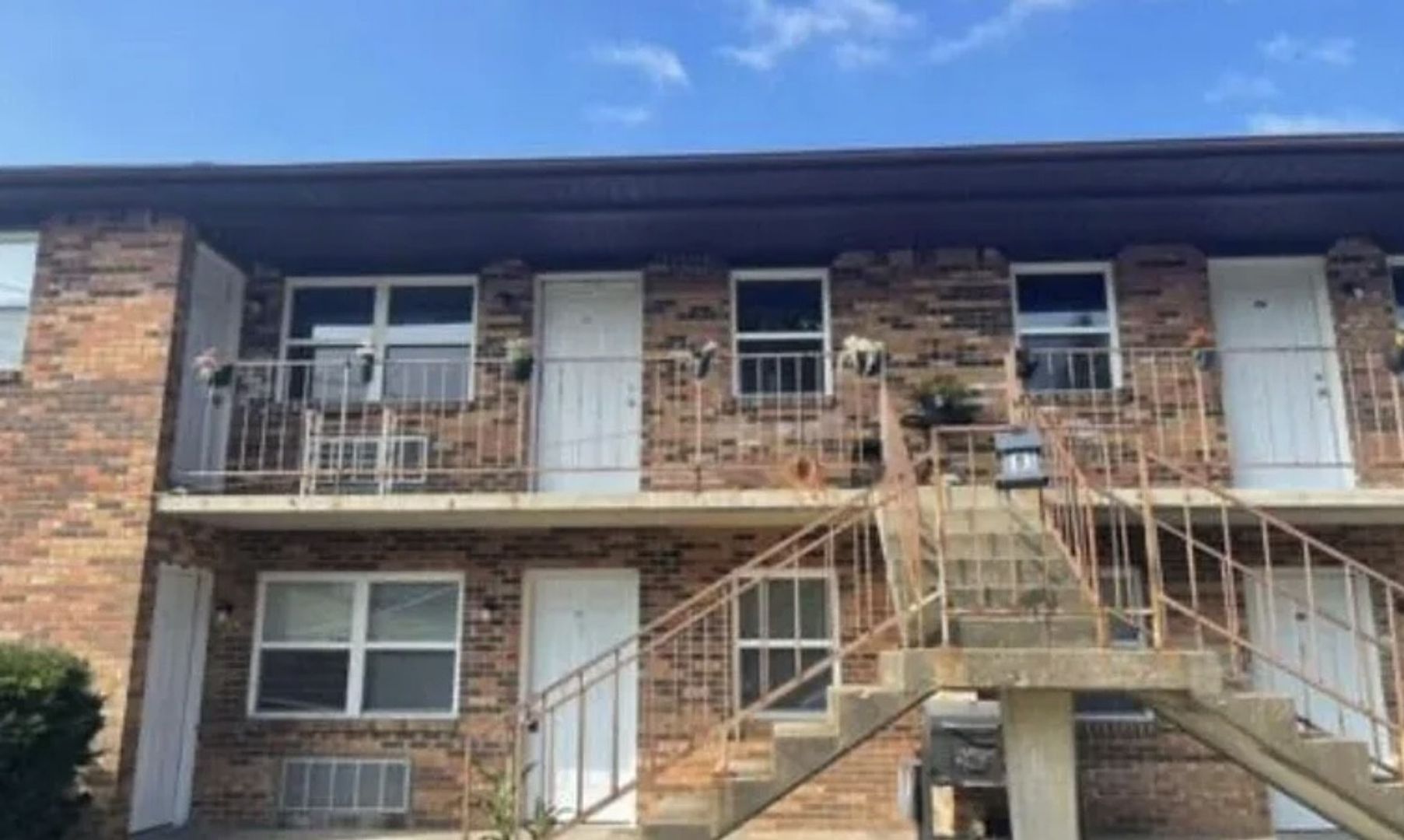 Radcliff Apartment: 433 Wood Creek Dr.