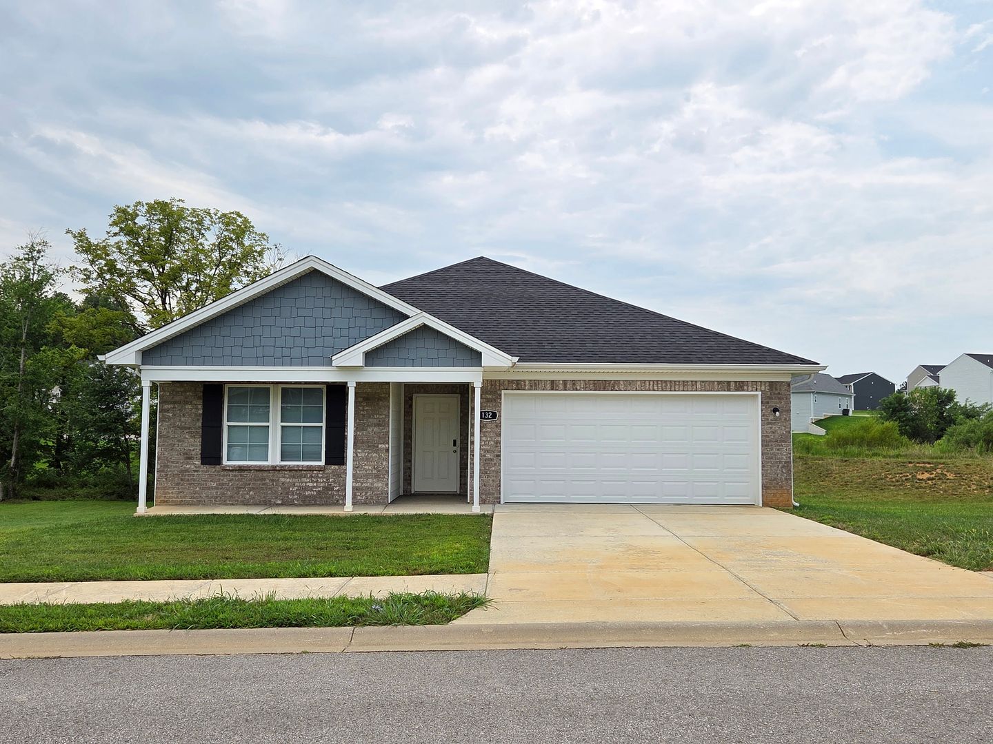 Elizabethtown House: 132 Elegance Way
