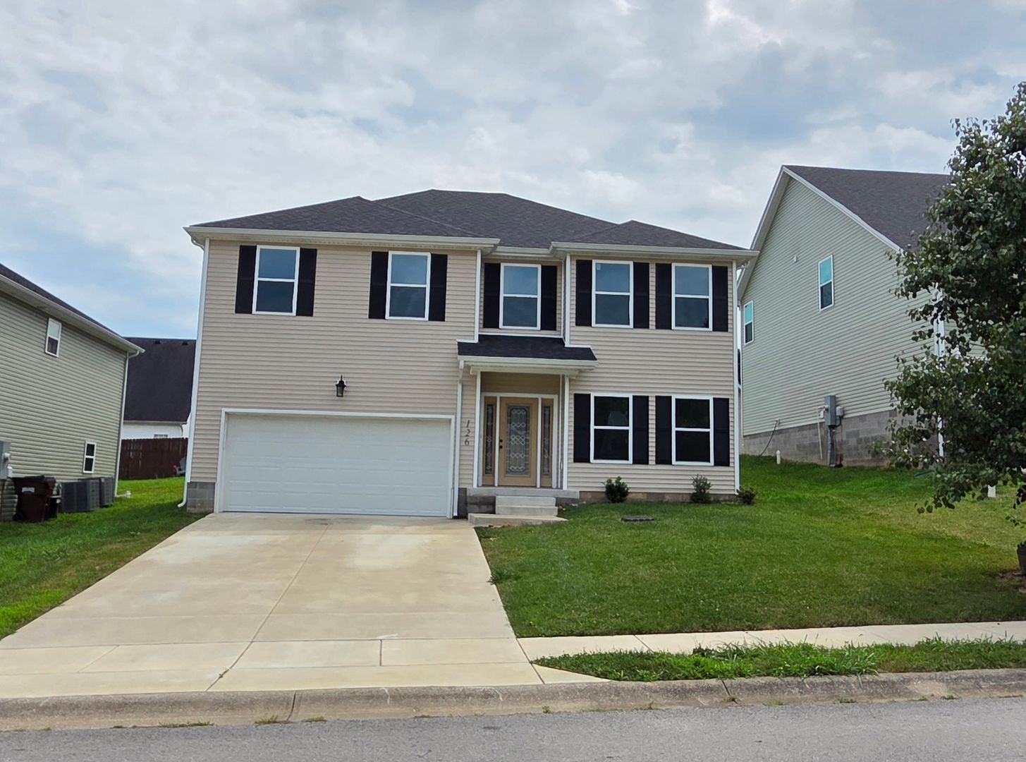 Elizabethtown House: 126 Alumni Drive