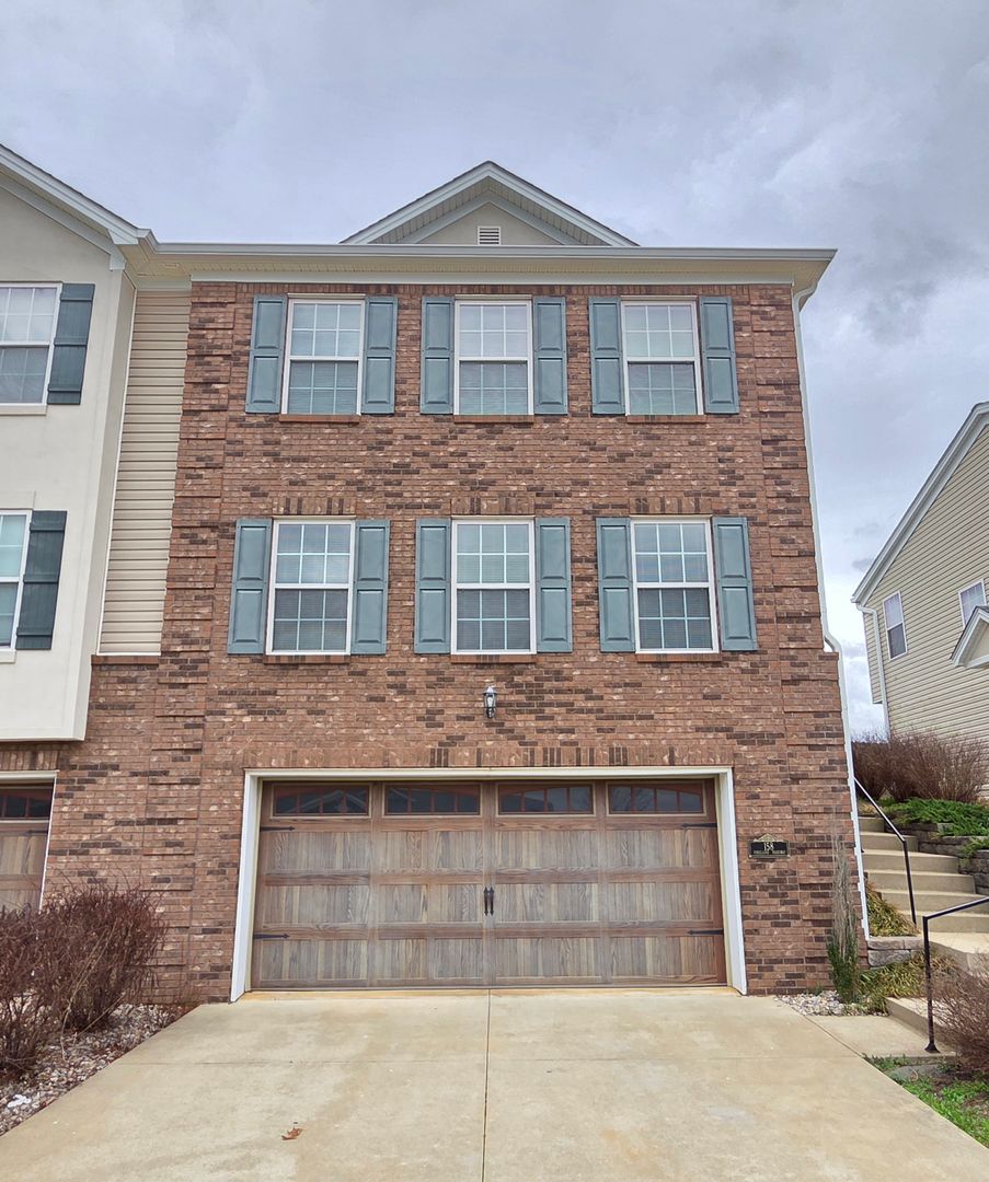 Vine Grove House: 158 Vineland Parkway