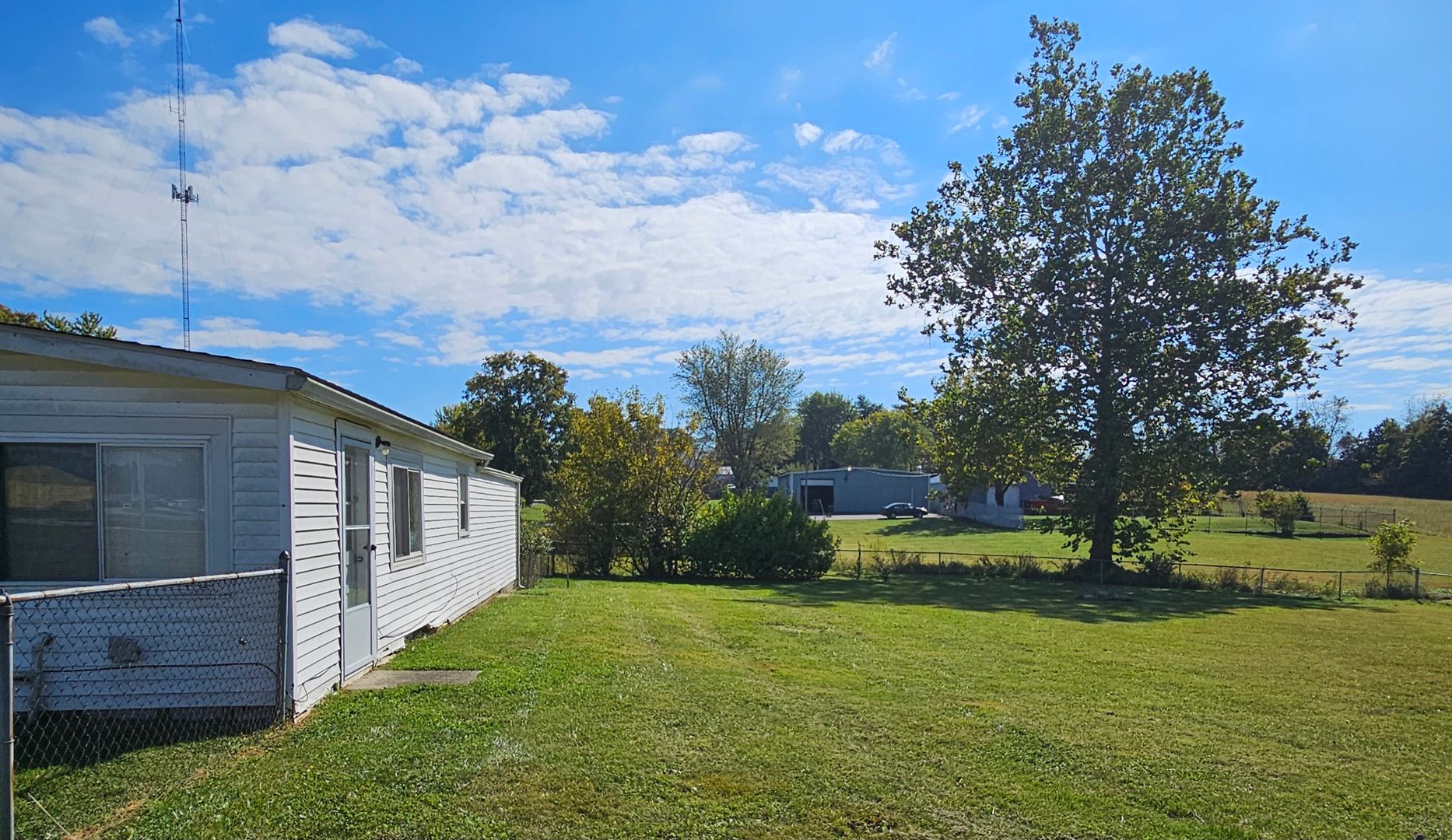 Elizabethtown House: 4165 S. Wilson Road