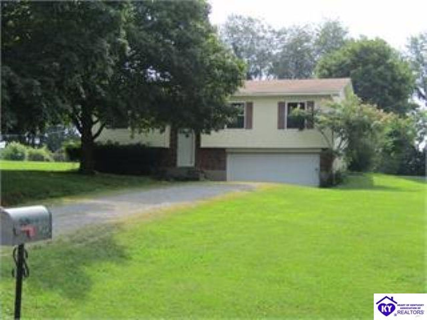 Radcliff House: 526 Rose Creek Drive