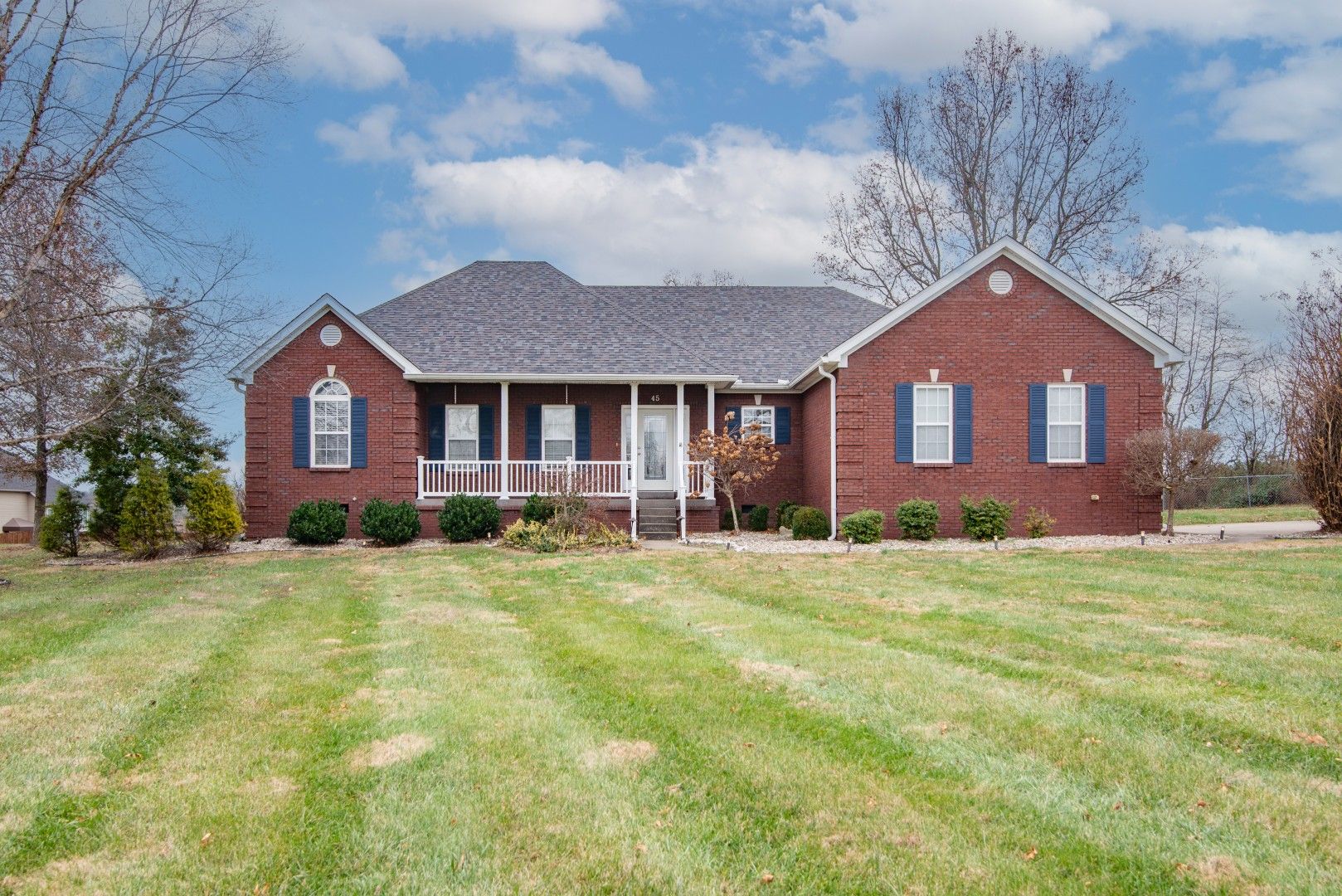 Elizabethtown House: 45 Crosslin Court