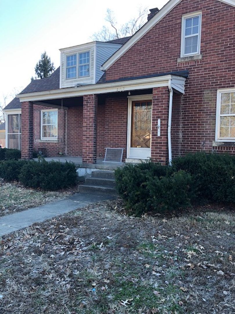 Elizabethtown House: 402 College Street - 402