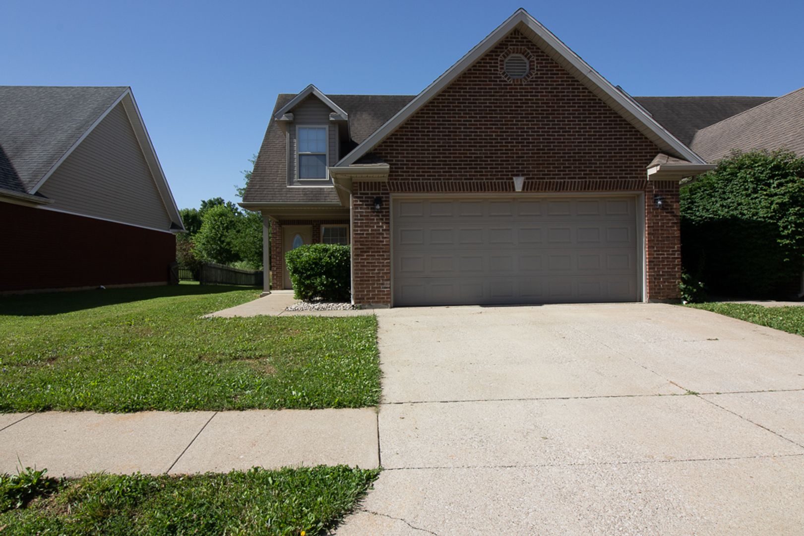 Vine Grove House: 134 Twin Lakes Drive