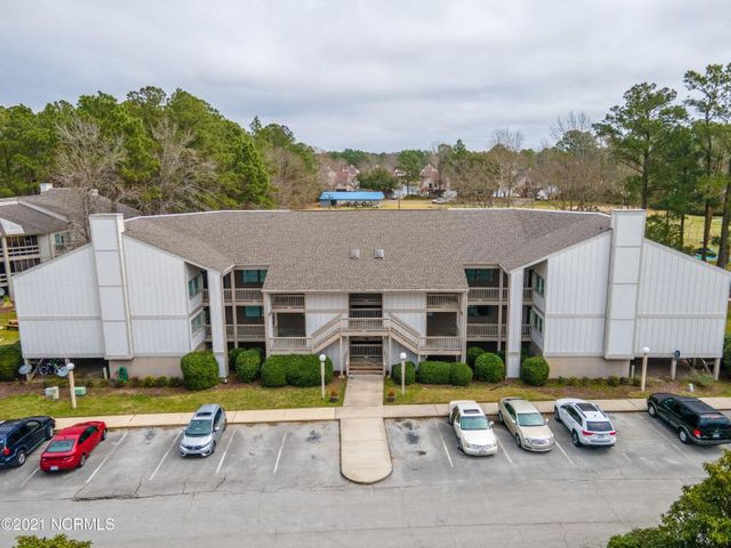 New Bern House: 6119 Harbourside Drive