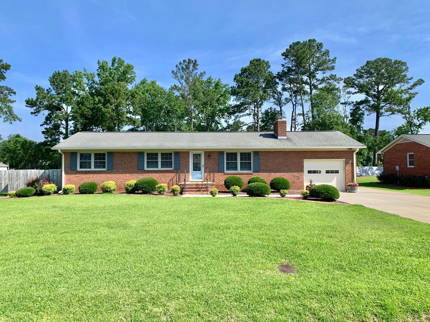 Havelock House: 213 Dogwood St