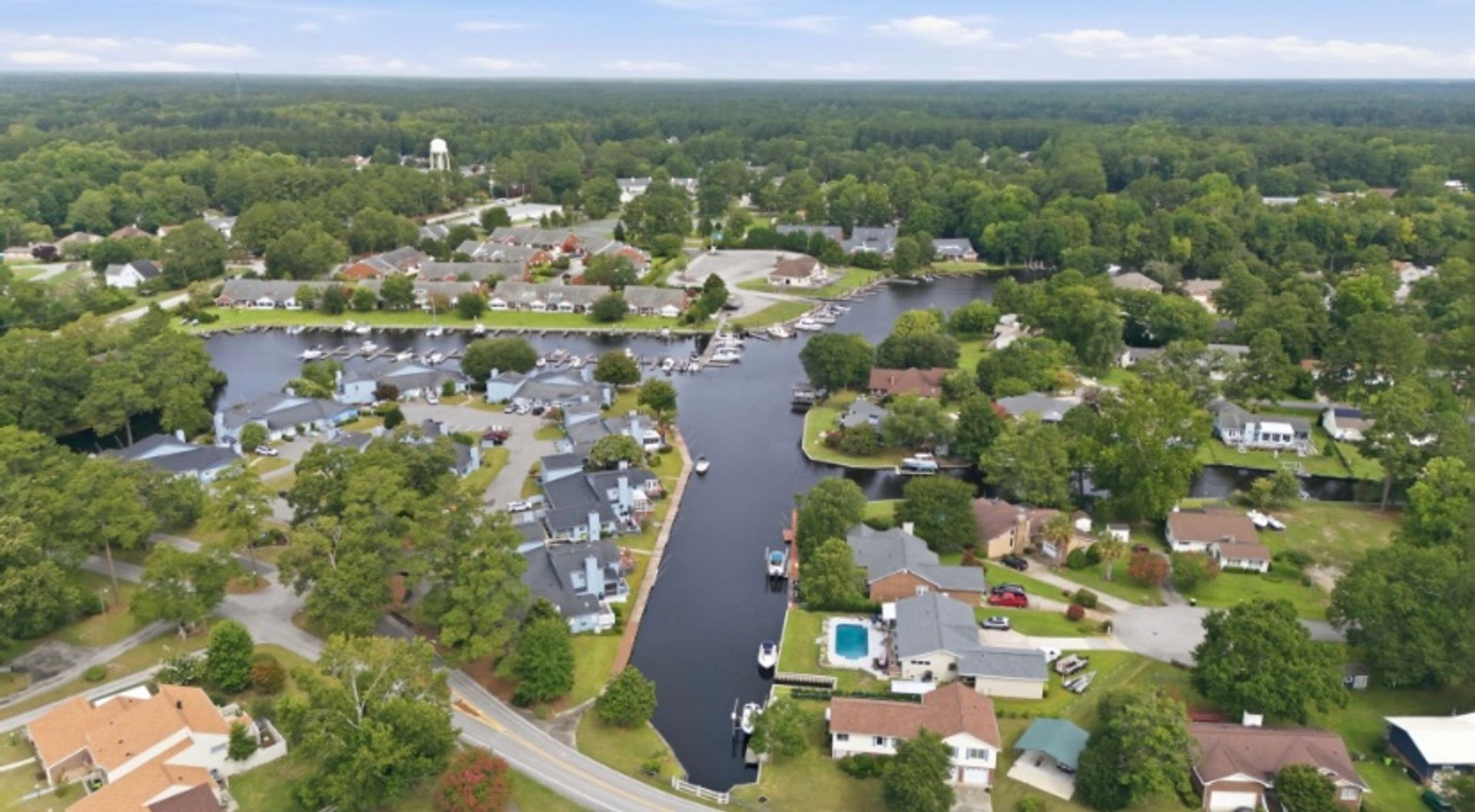 New Bern House: 141 Quarterdeck Townes