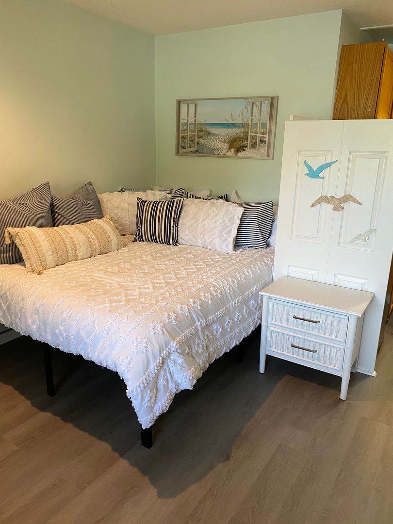 1BR/1BA Condo with Utilities Included in Fairfield Harbour Marina Community!