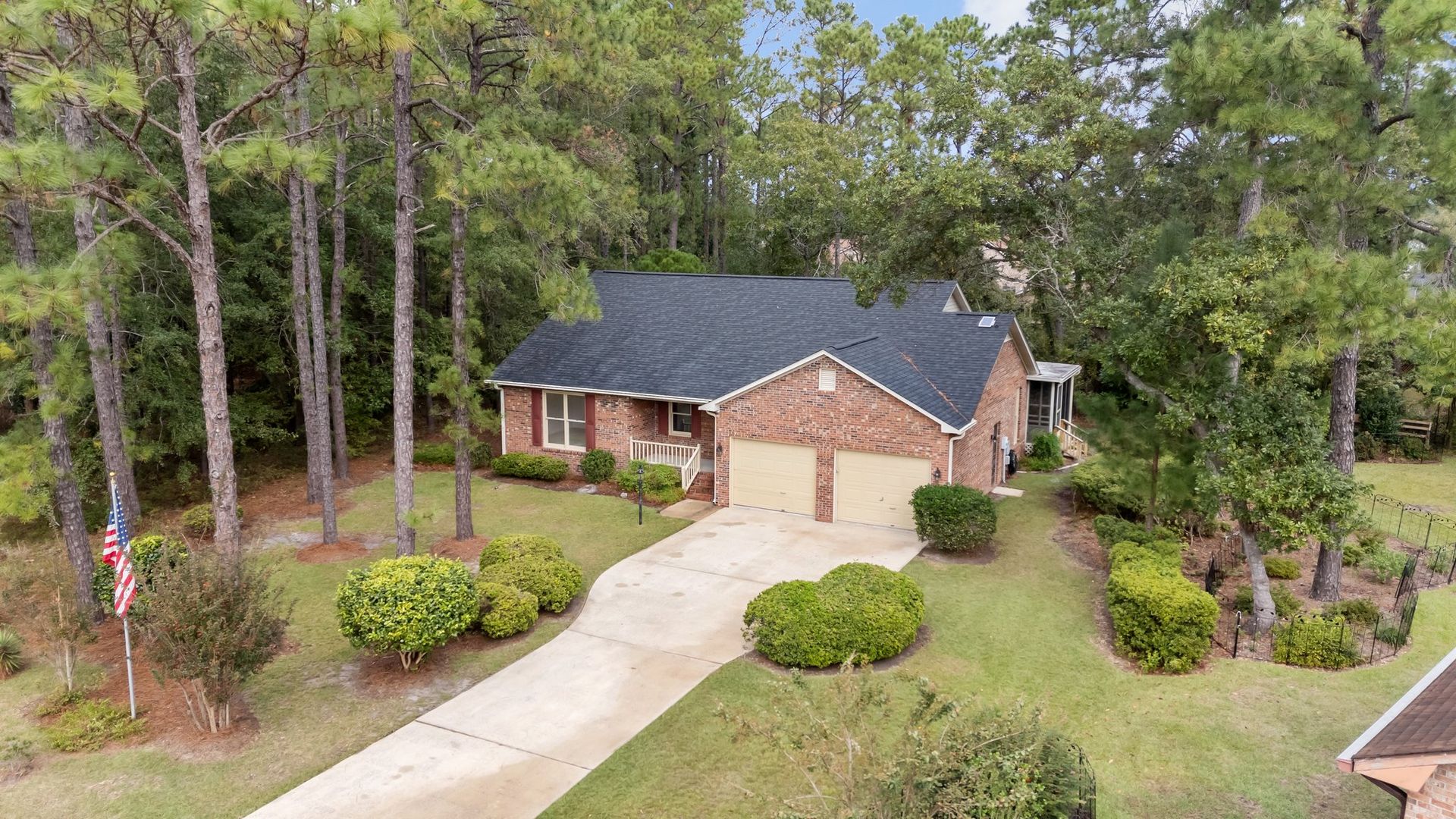 New Bern House: 5403 Miramar Ct