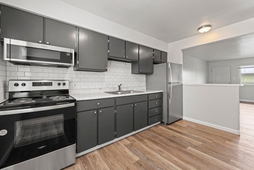 Renovated 2 bedroom- Deposit Assistance Available with Obligo – photo 1