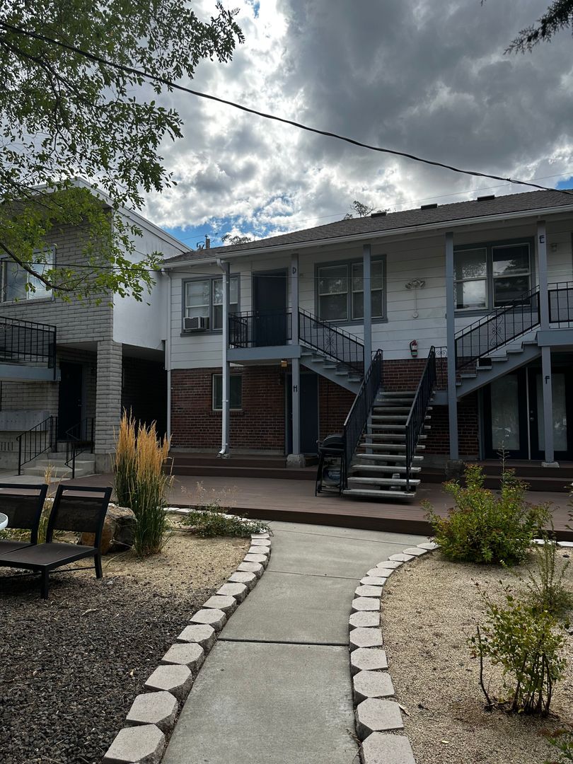 Reno Apartment: 323 St Lawrence & 631 Humboldt