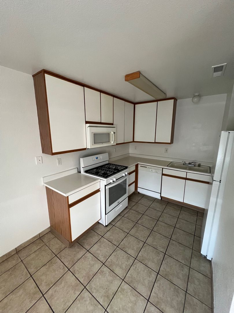 Fernley Apartment: 195 Lois Lane