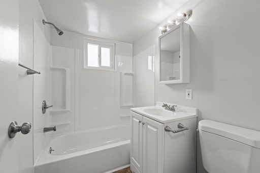 Renovated 2-Bedroom Near Truckee River- Deposit-free with Obligo - Move in special! – photo 1