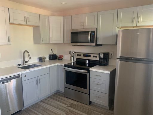 One Bedroom with Washer and Dryer- Deposit assistance available with Obligo – photo 1