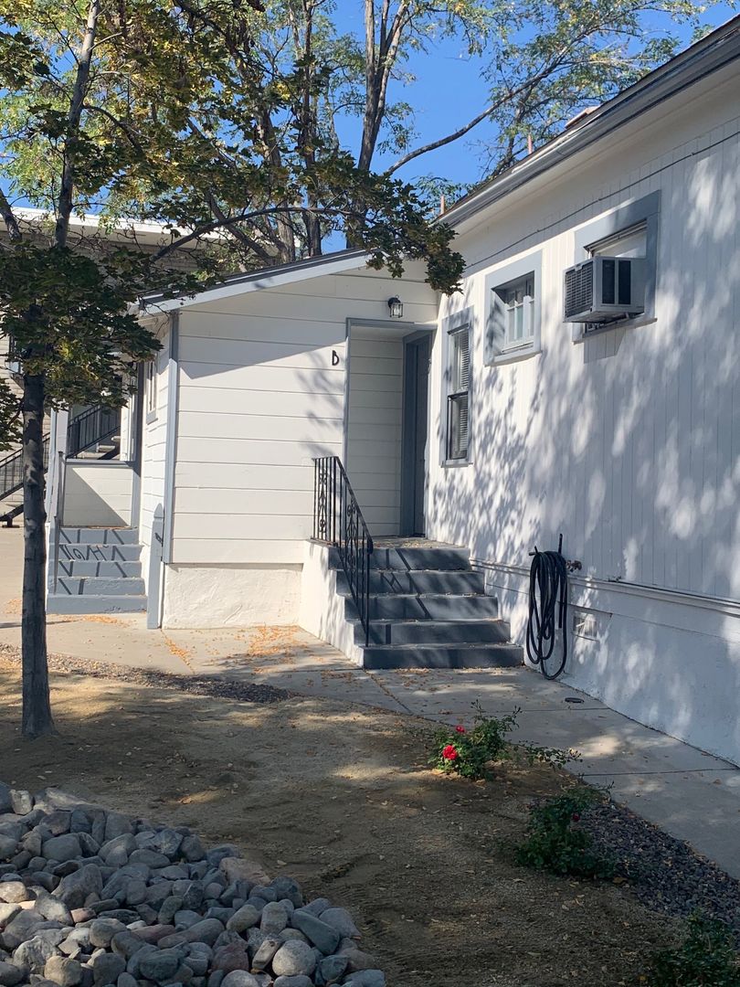 Reno Apartment: 323 St Lawrence & 631 Humboldt