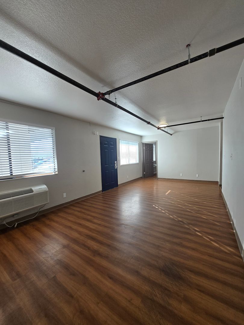 Reno Apartment: 1400 Stardust Street