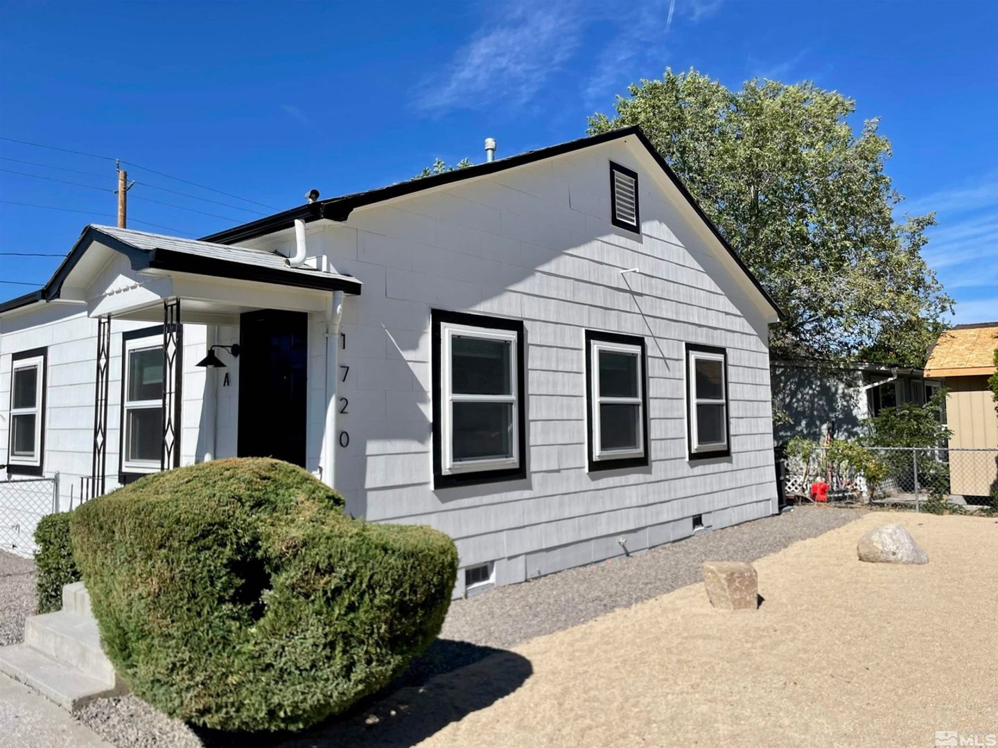 Sparks Apartment: 1720 H Street