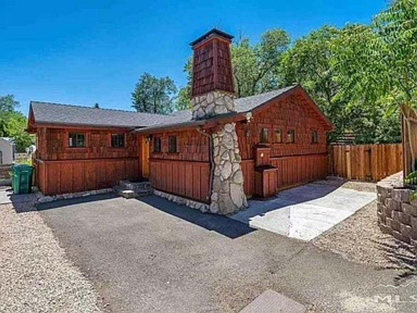 Reno House: 330 College Dr