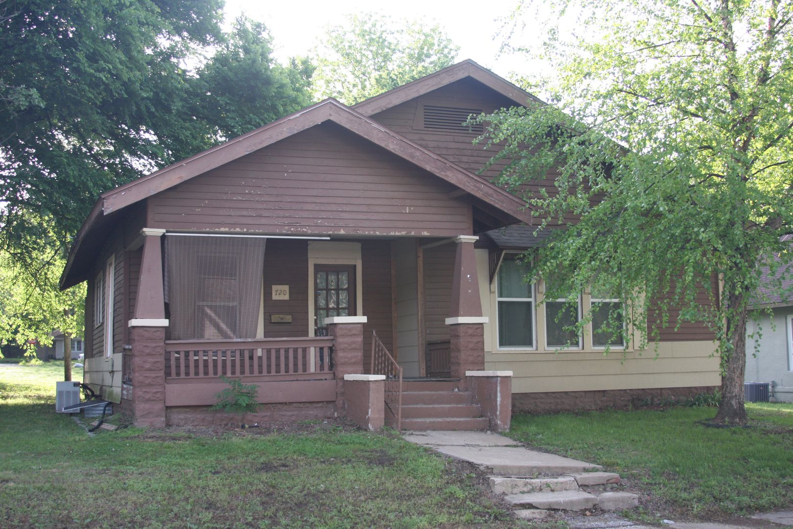Nevada House: 720 N Main